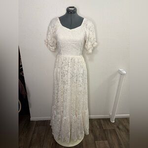 Ivy City Co Cream Lace Maxi Dress